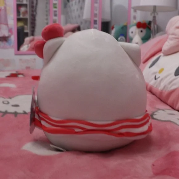 Hello Kitty Summer Squishmallow - Picture 3 of 4